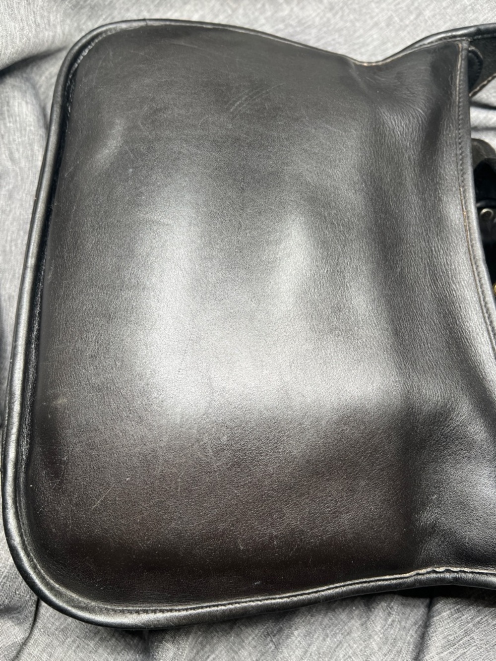 Coach Vintage Taft Black Leather Crossbody 9980 Bag with Brass-Tone Turn Lock - Picture 6 of 16